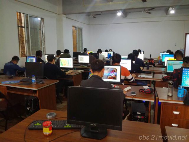 精雕-电脑课室
